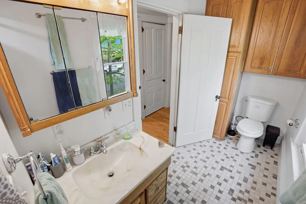 127 W Bridge Street Plainwell City MI 49080