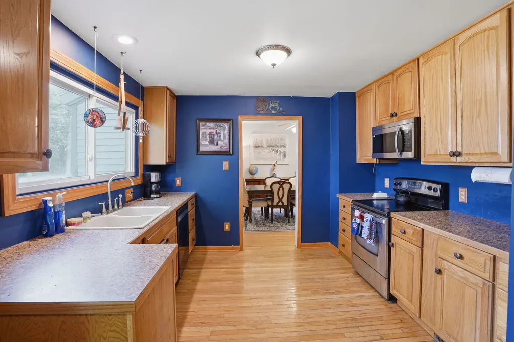 127 W Bridge Street Plainwell City MI 49080