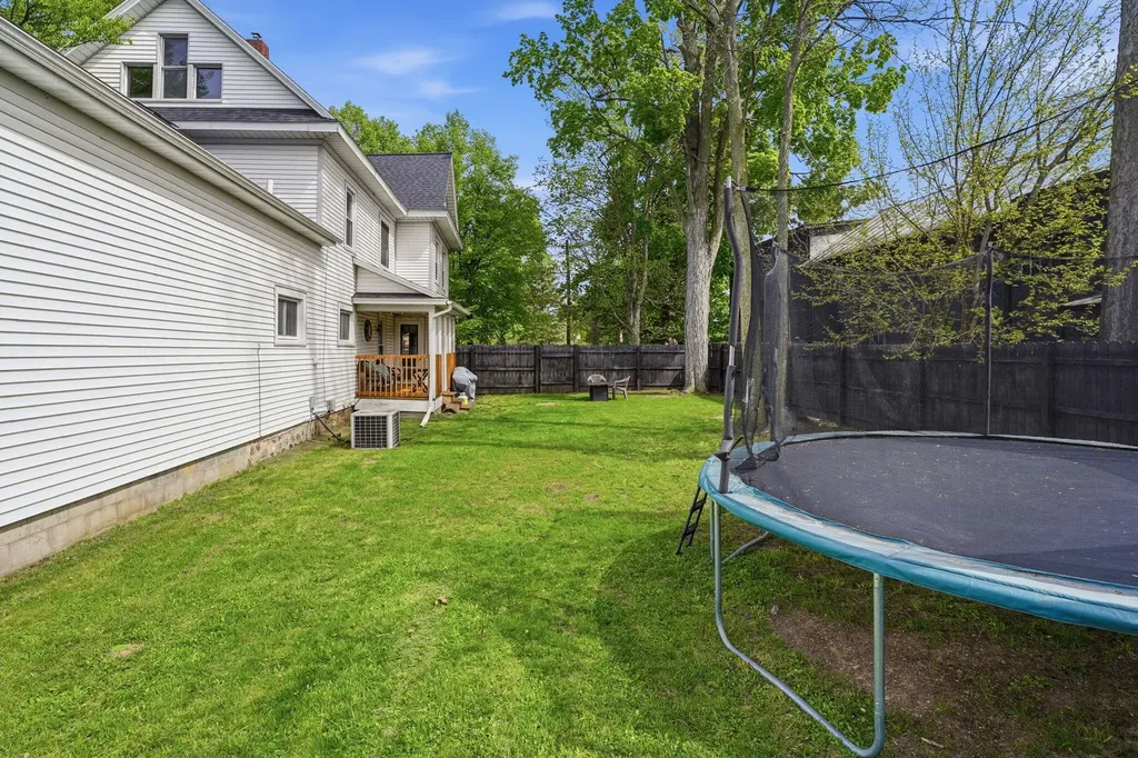 127 W Bridge Street Plainwell City MI 49080