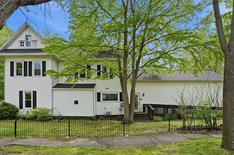 127 W Bridge Street Plainwell City MI 49080