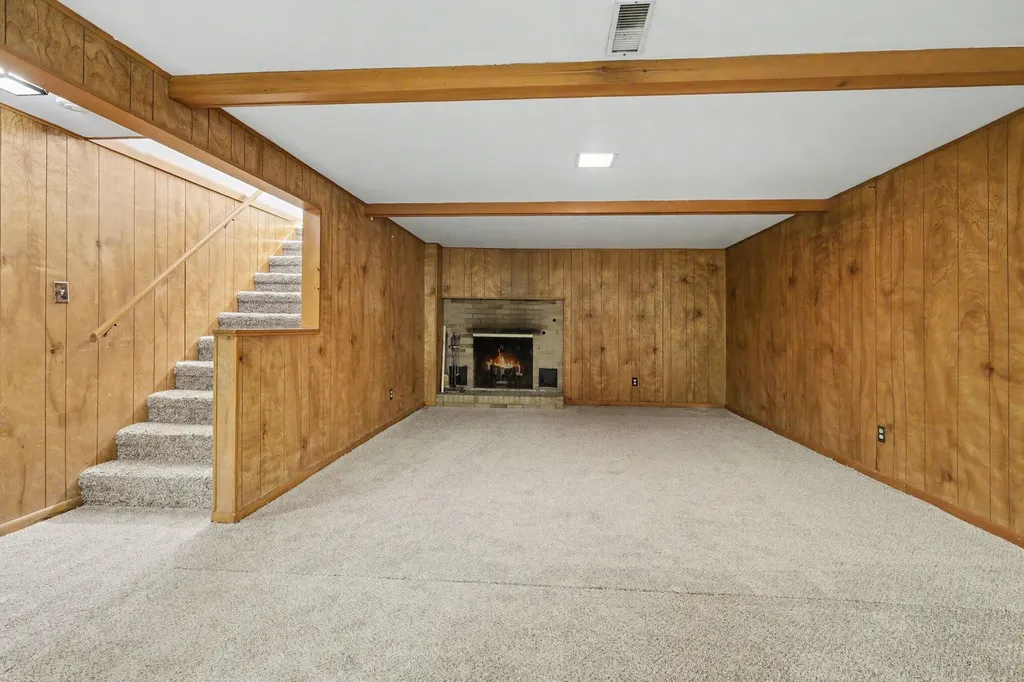 1411 Meadowlane Drive SE Kentwood City MI 49508