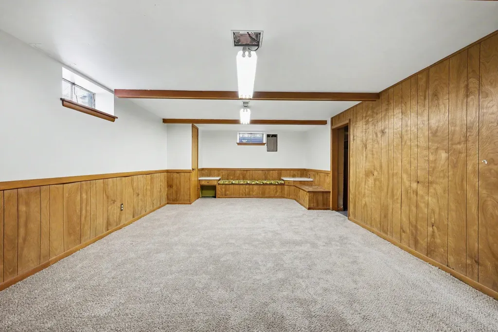 1411 Meadowlane Drive SE Kentwood City MI 49508
