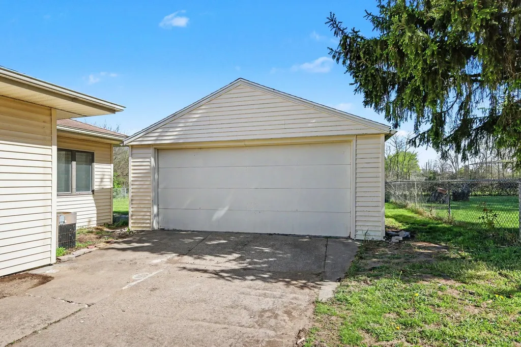 1411 Meadowlane Drive SE Kentwood City MI 49508