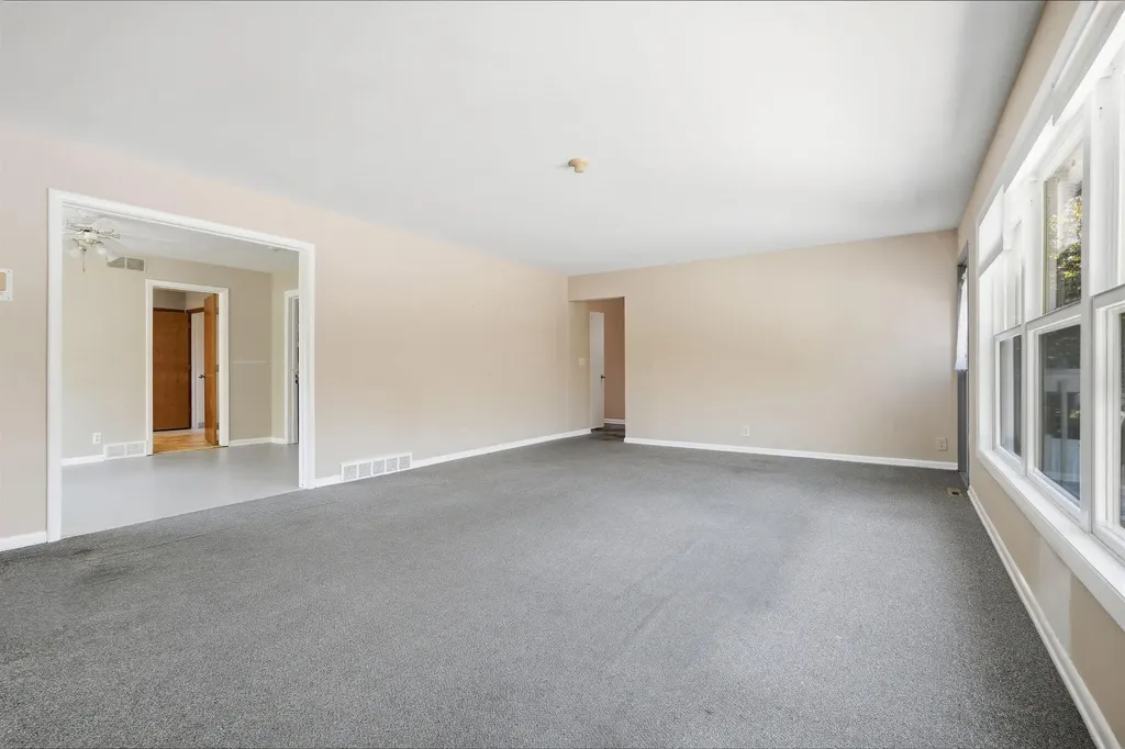 2143 Osceola Drive SE Grand Rapids City MI 49506