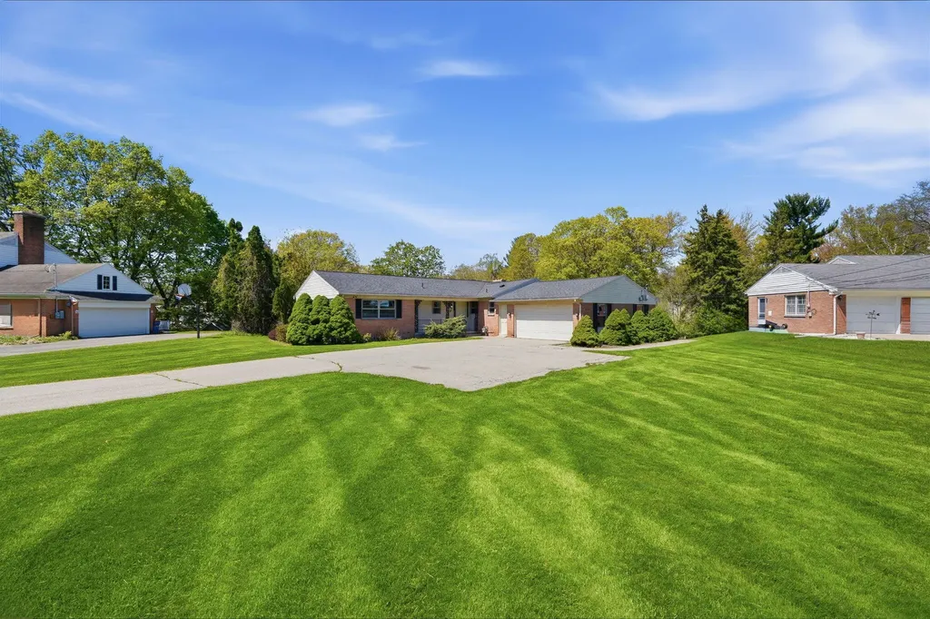 2143 Osceola Drive SE Grand Rapids City MI 49506