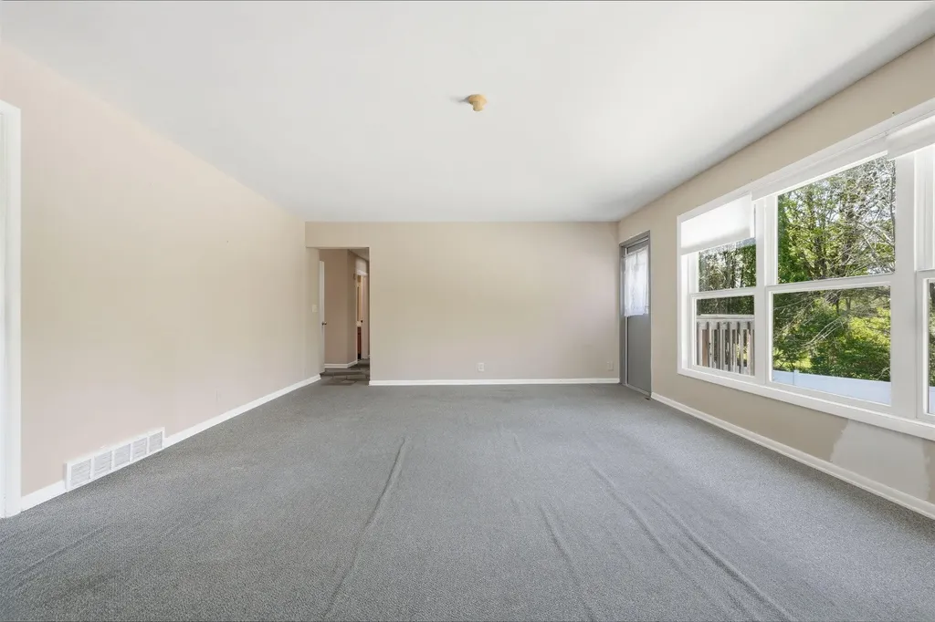 2143 Osceola Drive SE Grand Rapids City MI 49506