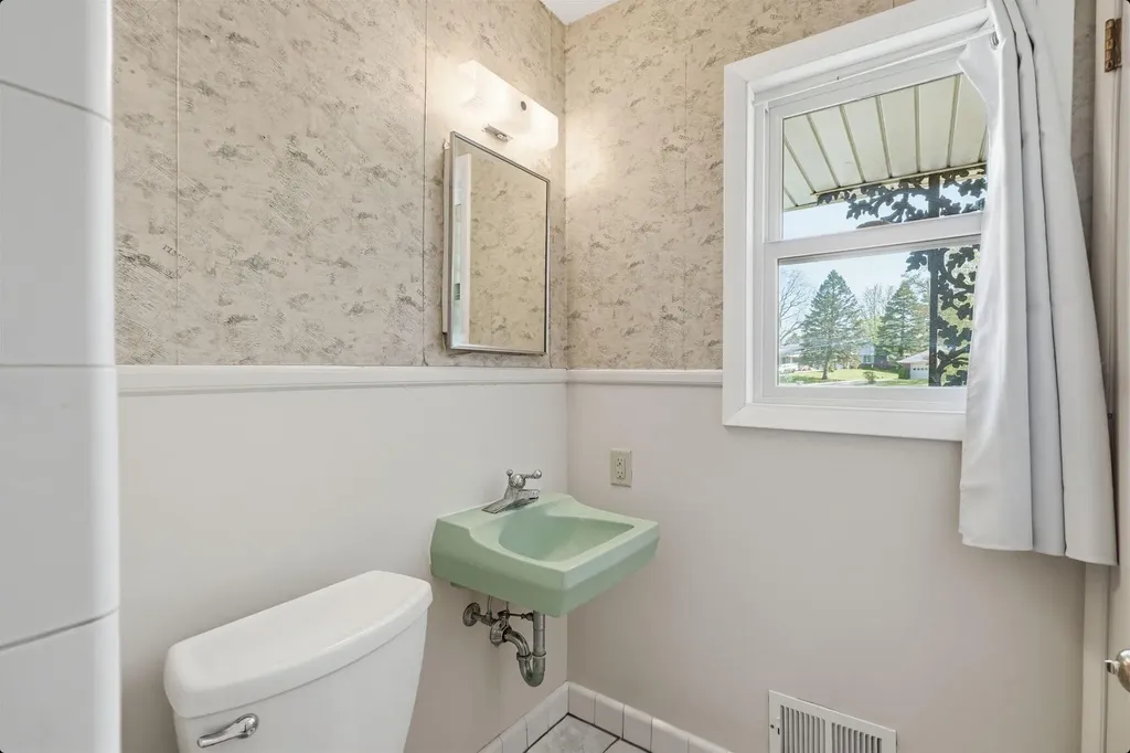 2143 Osceola Drive SE Grand Rapids City MI 49506