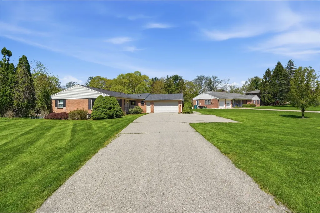 2143 Osceola Drive SE Grand Rapids City MI 49506