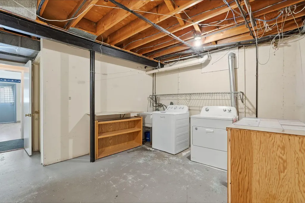 2143 Osceola Drive SE Grand Rapids City MI 49506