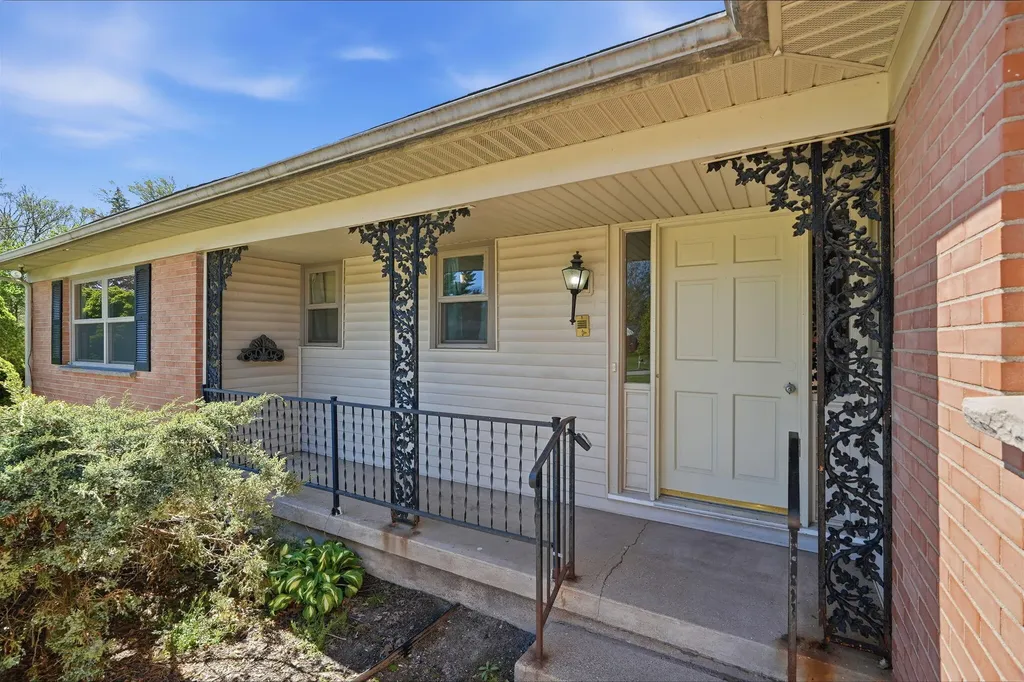 2143 Osceola Drive SE Grand Rapids City MI 49506