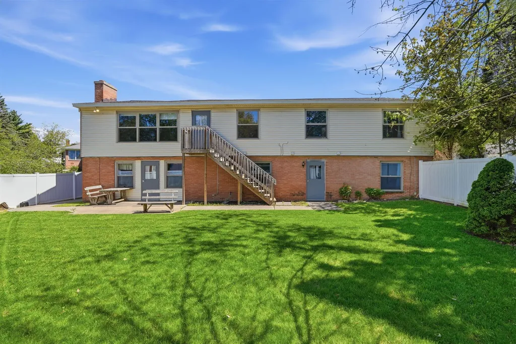 2143 Osceola Drive SE Grand Rapids City MI 49506