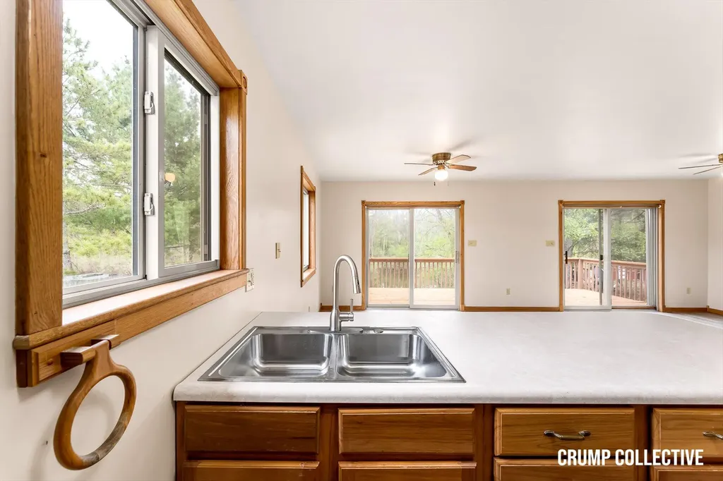 9129 Lakeside Drive Fulton Township MI 48871