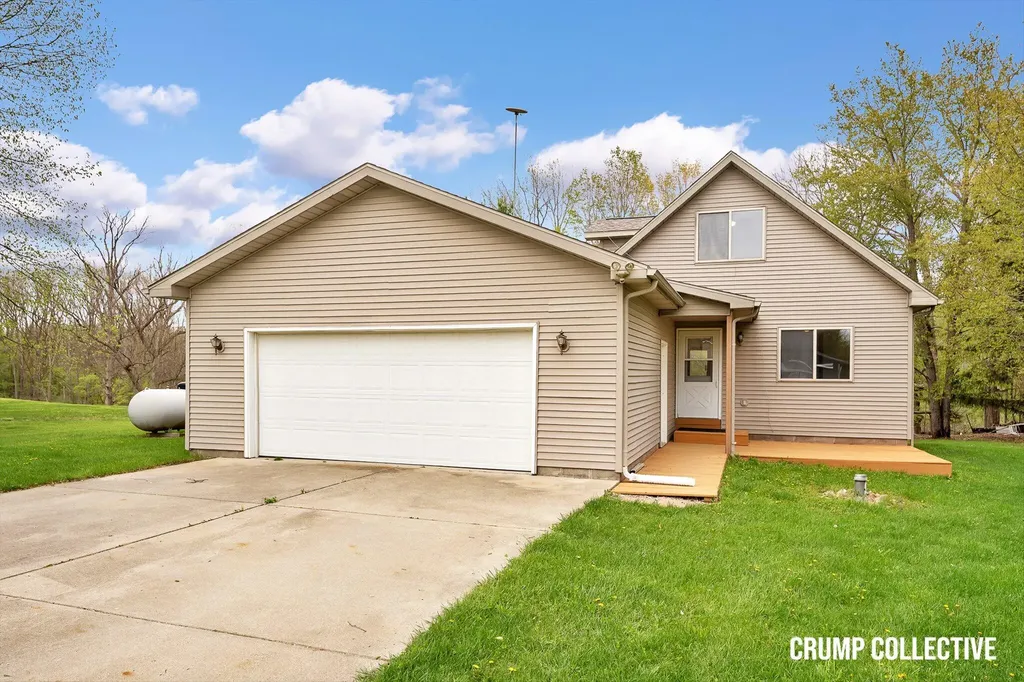 9129 Lakeside Drive Fulton Township MI 48871