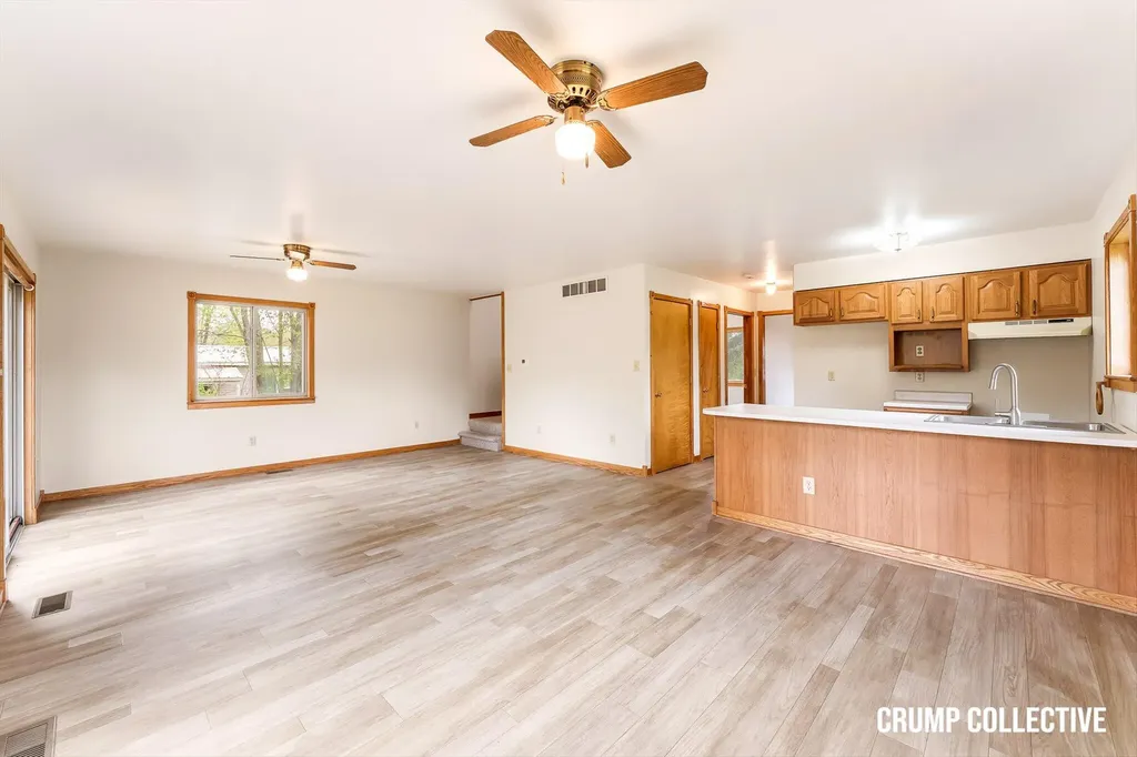 9129 Lakeside Drive Fulton Township MI 48871