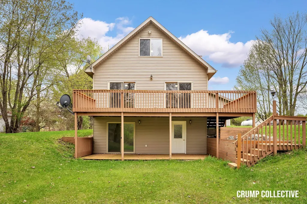 9129 Lakeside Drive Fulton Township MI 48871