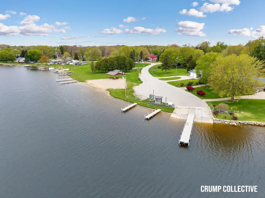 9129 Lakeside Drive Fulton Township MI 48871