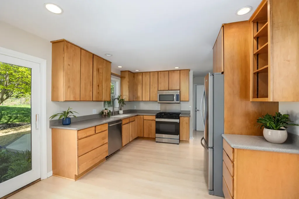 1865 Ridgemoor Drive SE Grand Rapids City MI 49506