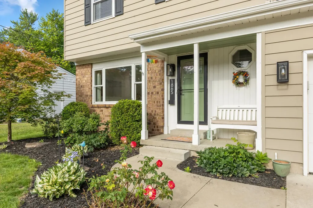 1865 Ridgemoor Drive SE Grand Rapids City MI 49506