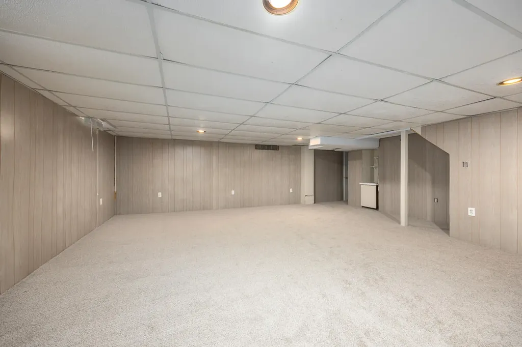 1865 Ridgemoor Drive SE Grand Rapids City MI 49506