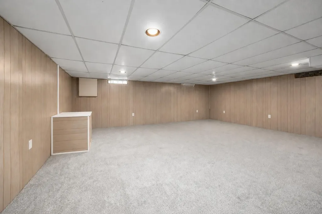 1865 Ridgemoor Drive SE Grand Rapids City MI 49506