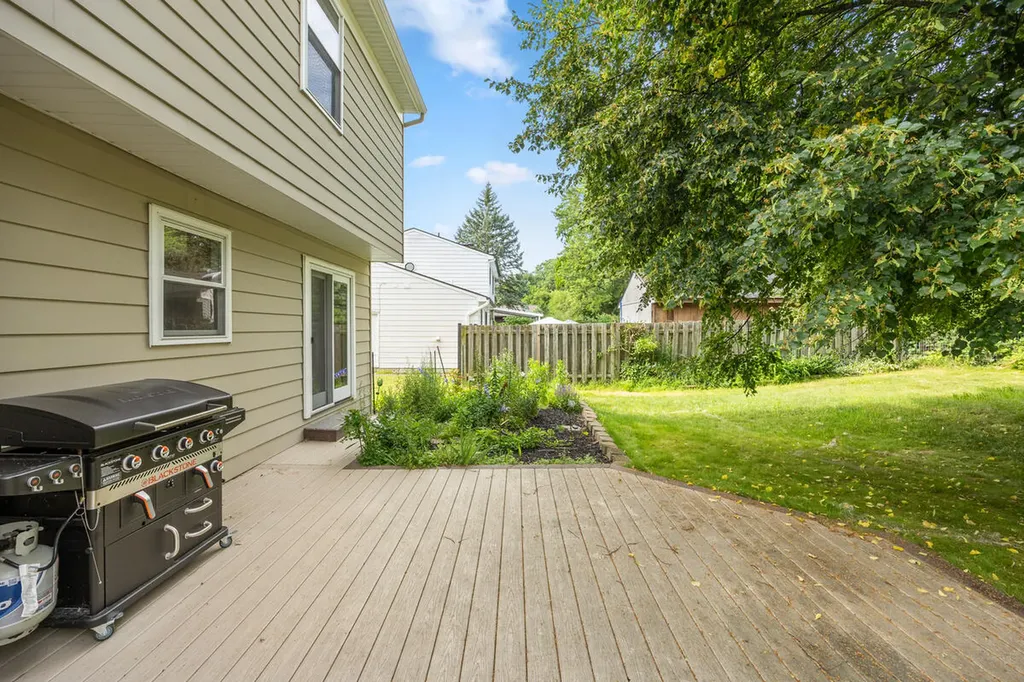 1865 Ridgemoor Drive SE Grand Rapids City MI 49506