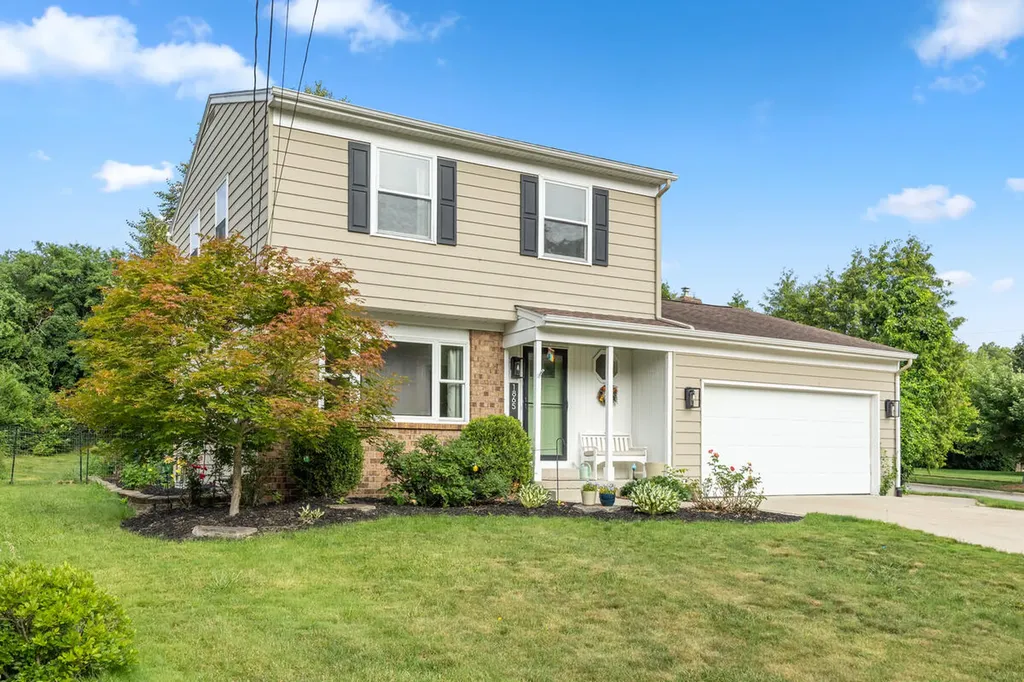 1865 Ridgemoor Drive SE Grand Rapids City MI 49506