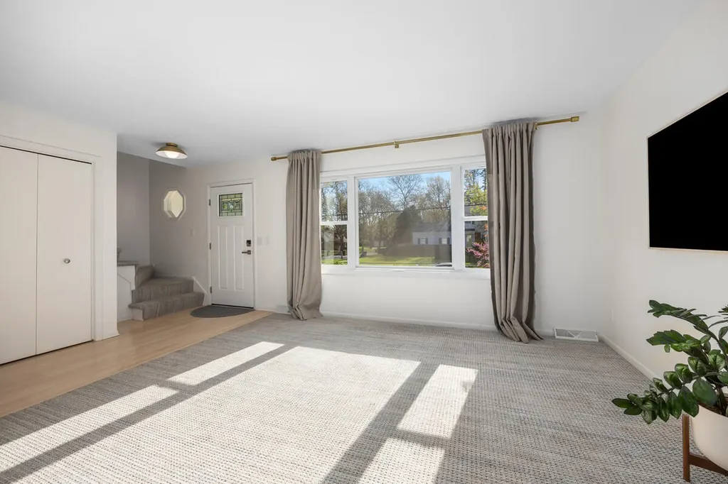 1865 Ridgemoor Drive SE Grand Rapids City MI 49506