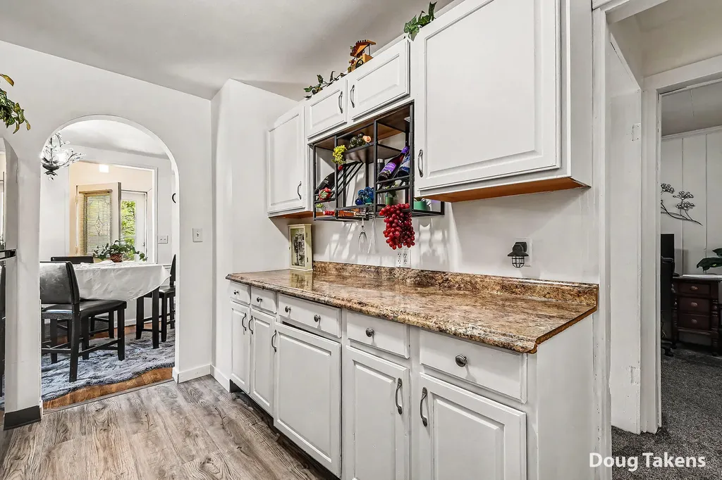527 W Ellis Street Belding City MI 48809