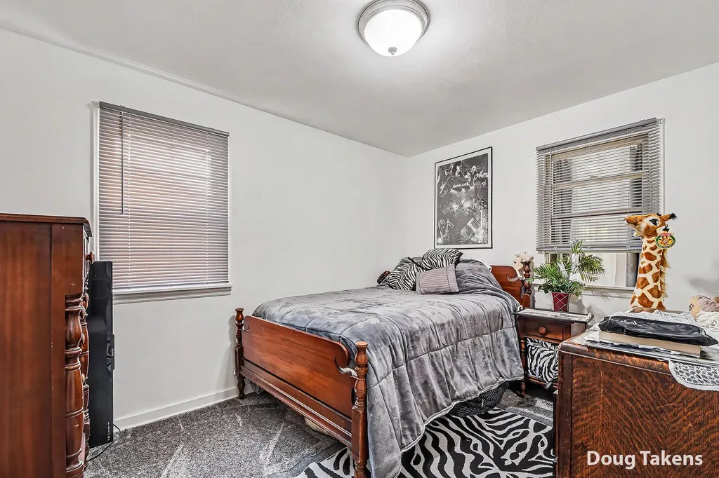527 W Ellis Street Belding City MI 48809