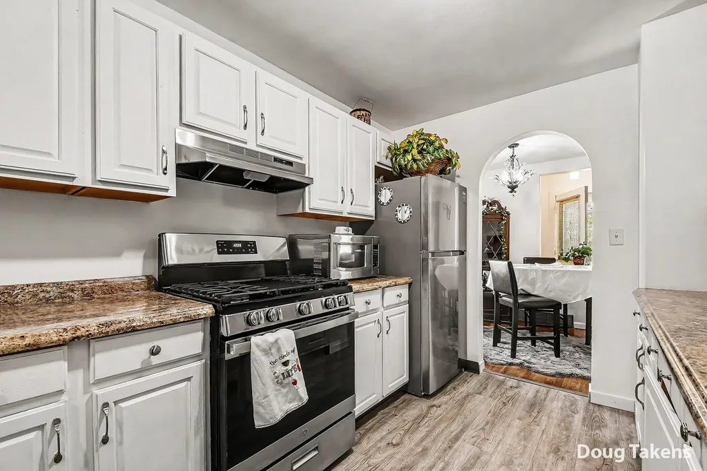 527 W Ellis Street Belding City MI 48809