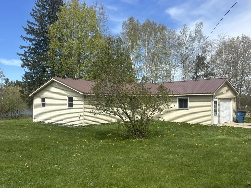 191 Haddix Boulevard Unknown City MI 49305