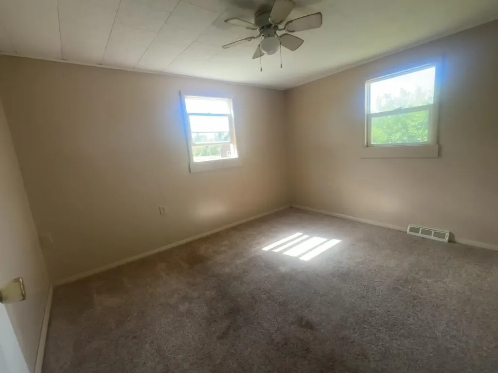 191 Haddix Boulevard Unknown City MI 49305