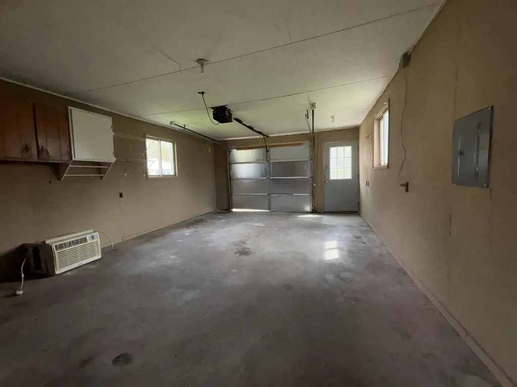 191 Haddix Boulevard Unknown City MI 49305