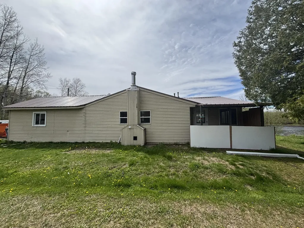 191 Haddix Boulevard Unknown City MI 49305