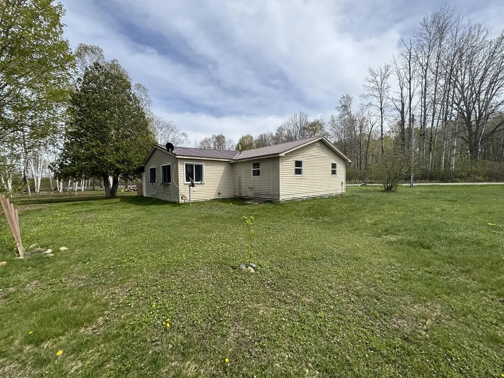 191 Haddix Boulevard Unknown City MI 49305