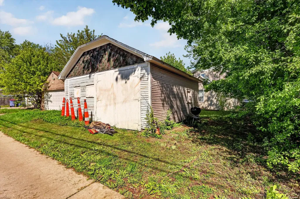1313 Davis Avenue NW Grand Rapids City MI 49504