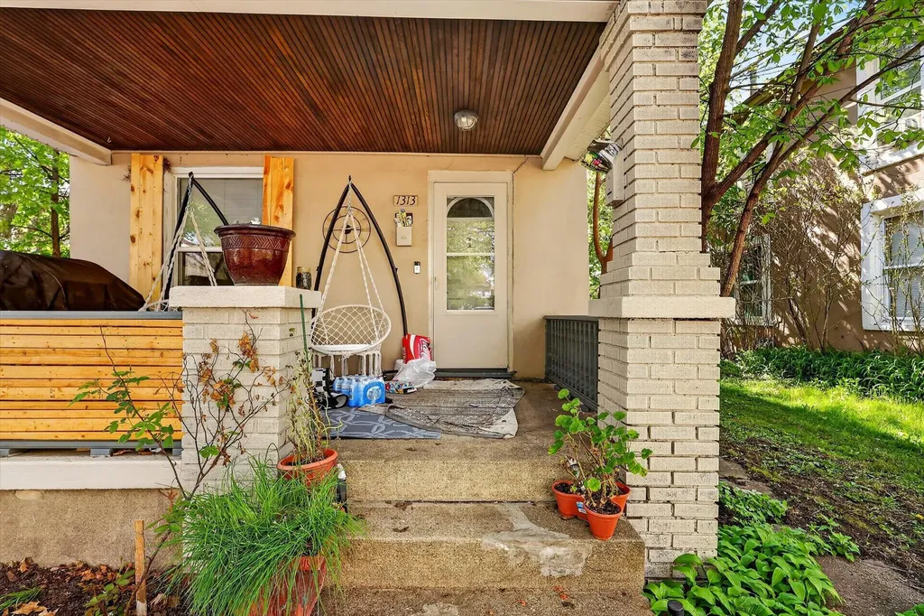 1313 Davis Avenue NW Grand Rapids City MI 49504