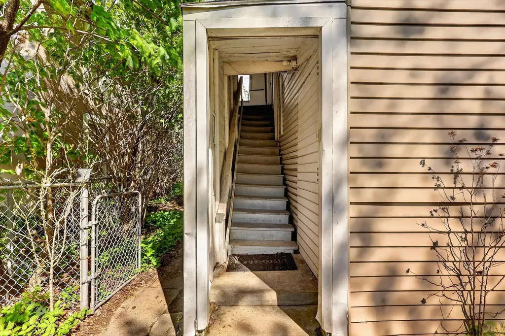 1313 Davis Avenue NW Grand Rapids City MI 49504