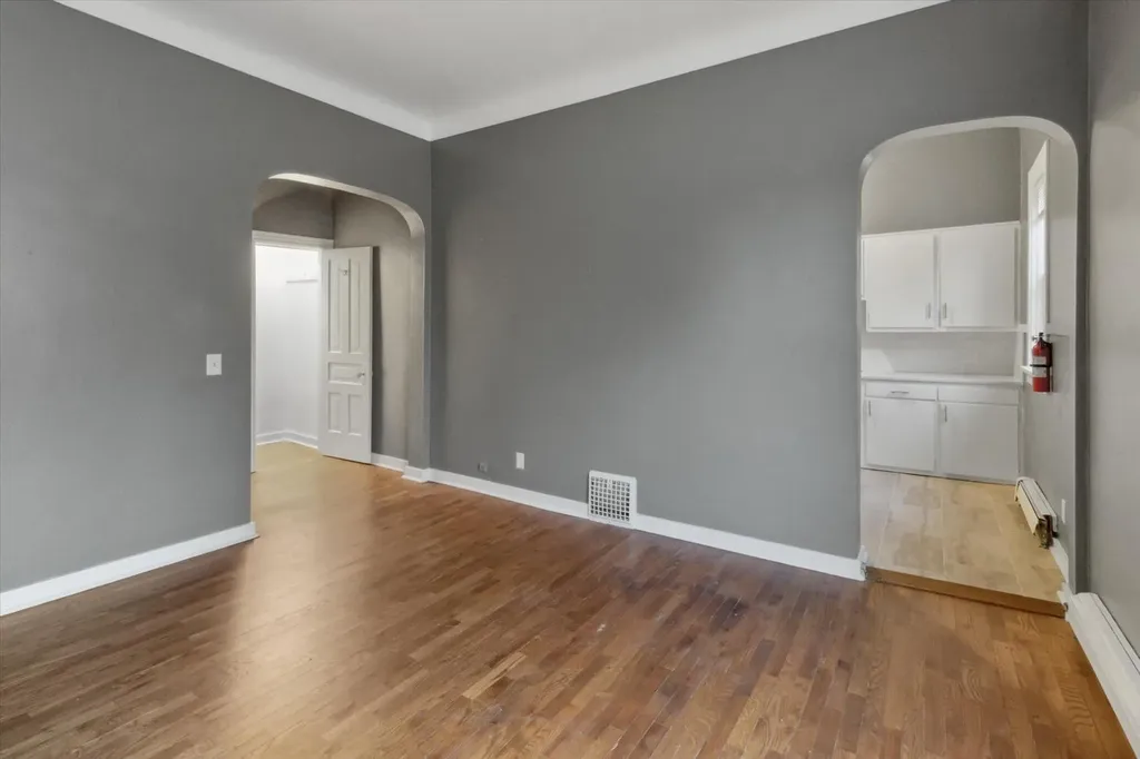 809-807 W Cedar Street Kalamazoo City MI 49007