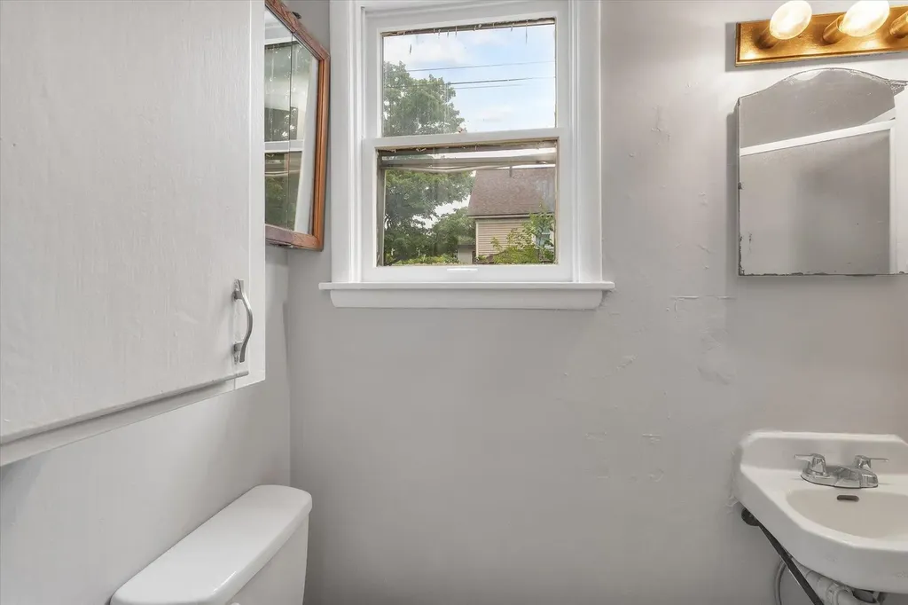 809-807 W Cedar Street Kalamazoo City MI 49007