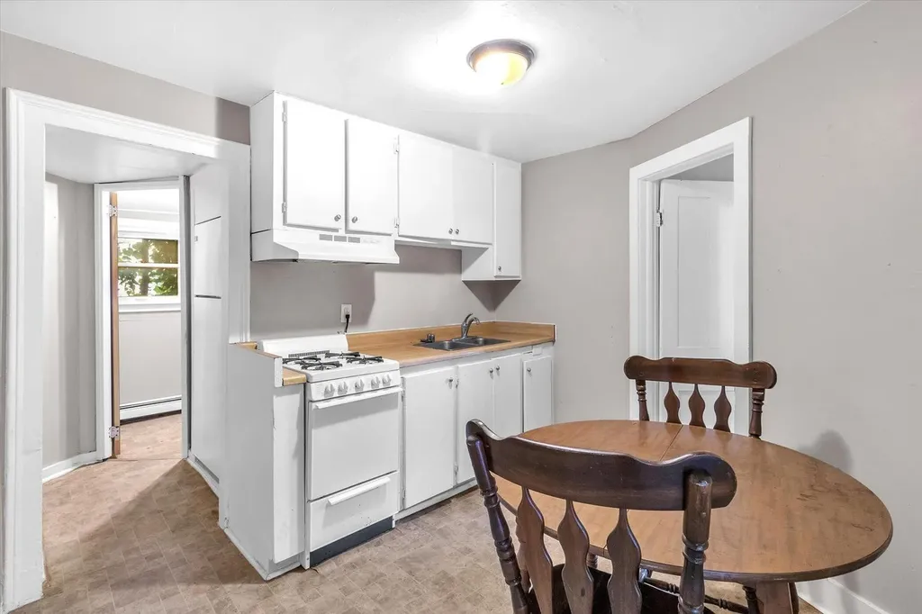 809-807 W Cedar Street Kalamazoo City MI 49007