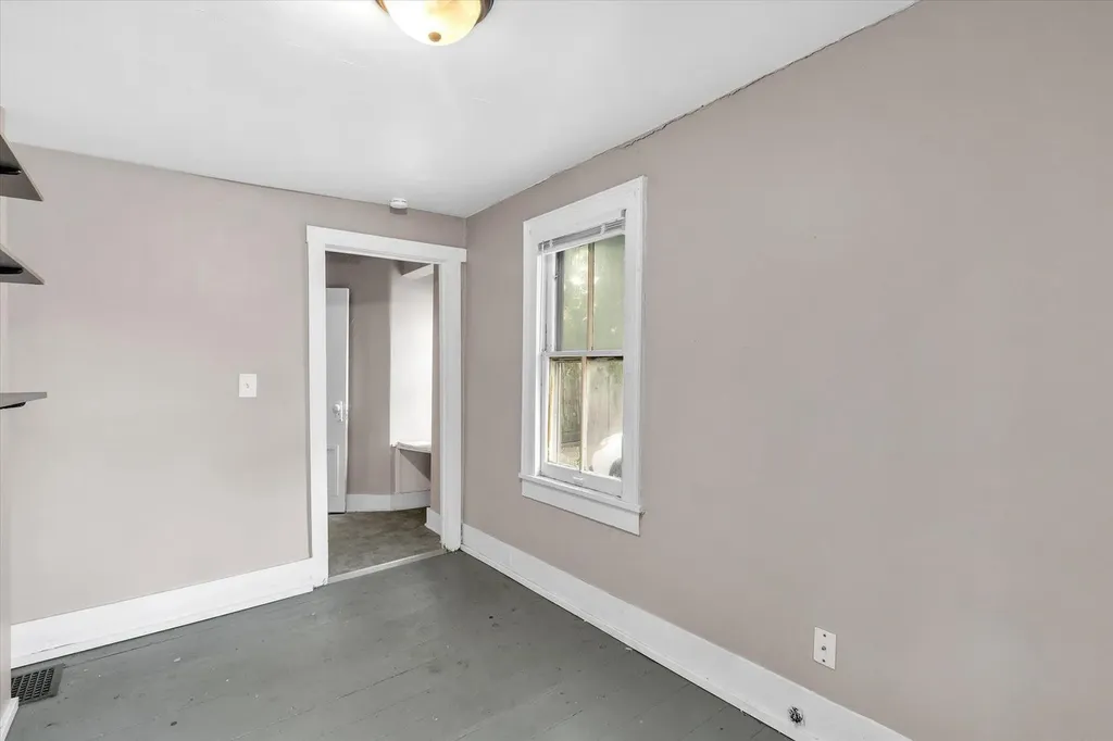 809-807 W Cedar Street Kalamazoo City MI 49007
