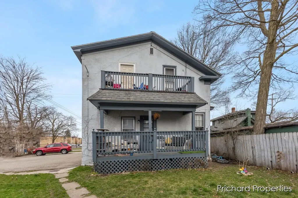 809-807 W Cedar Street Kalamazoo City MI 49007