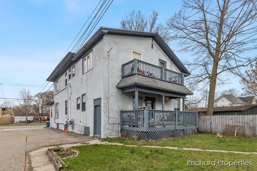 809-807 W Cedar Street Kalamazoo City MI 49007
