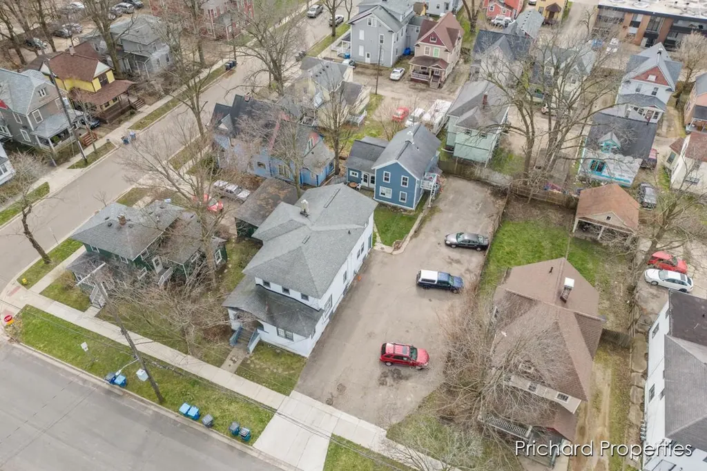 809-807 W Cedar Street Kalamazoo City MI 49007