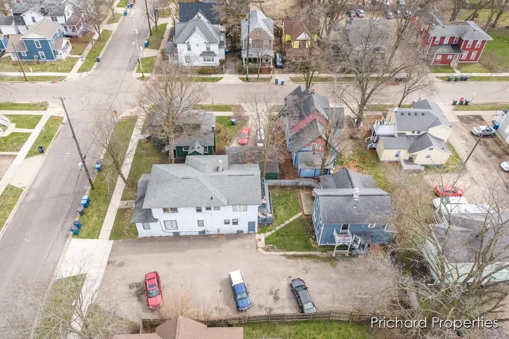 809-807 W Cedar Street Kalamazoo City MI 49007