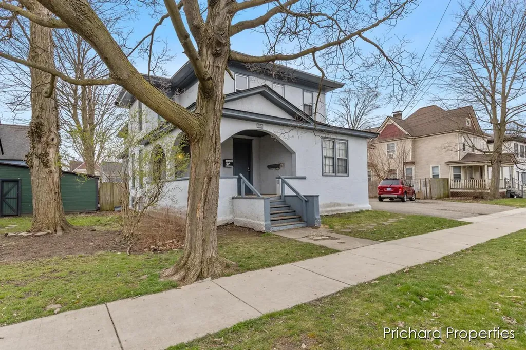 809-807 W Cedar Street Kalamazoo City MI 49007