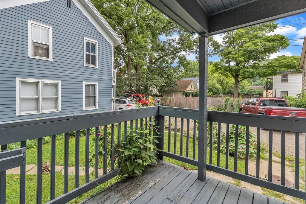 809-807 W Cedar Street Kalamazoo City MI 49007