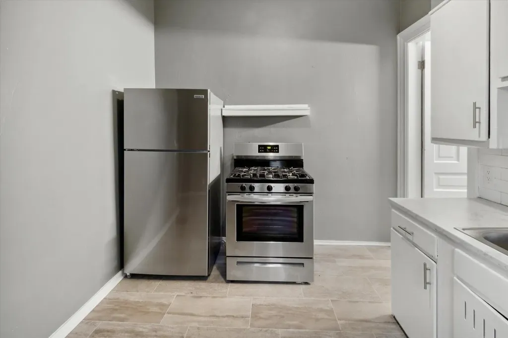 809-807 W Cedar Street Kalamazoo City MI 49007