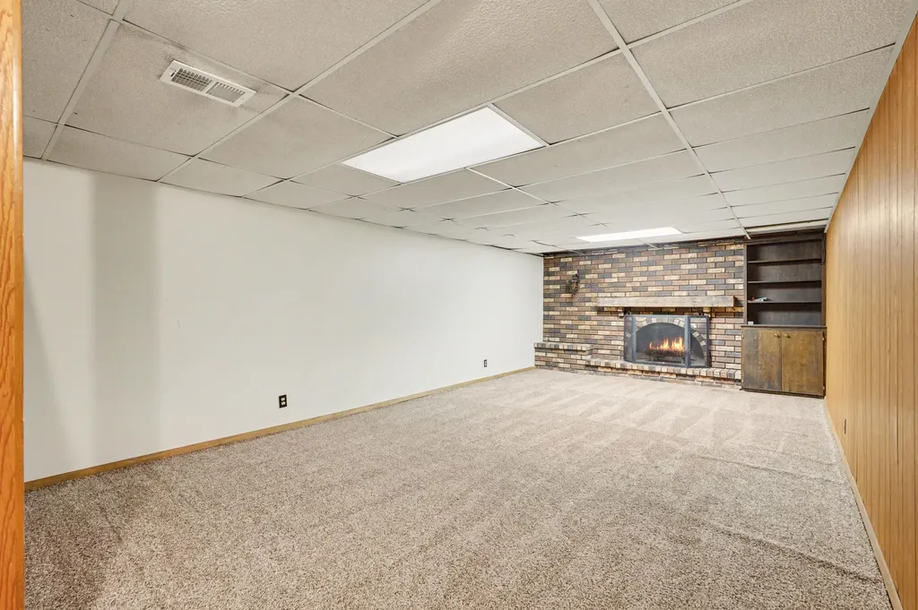 2120 Leffingwell Avenue NE Grand Rapids Charter Township MI 49525